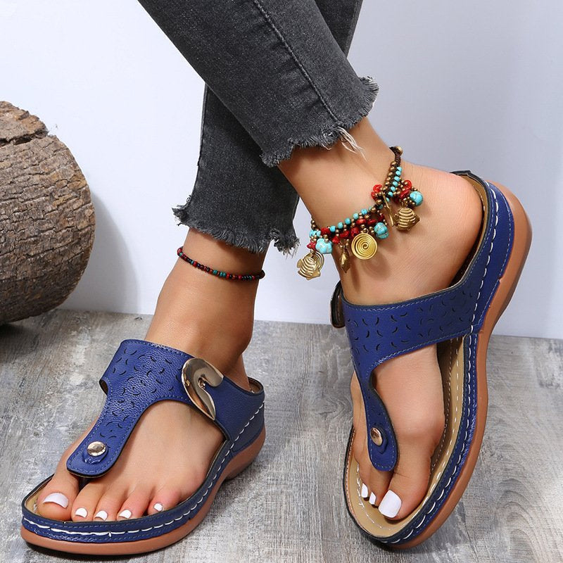 2022 New Women's Metal Decor Feature Pattern Wedge Flip-Flops